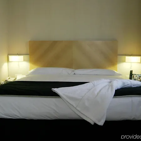 Alameda Plaza 4*