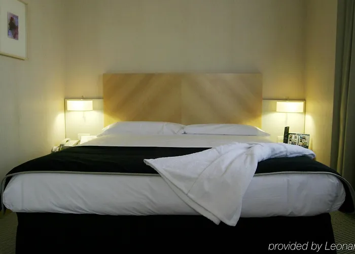 Alameda Plaza 4*