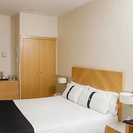 Hotell Alameda Plaza 4*