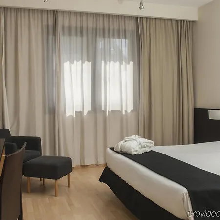 فندق Alameda Plaza 4*