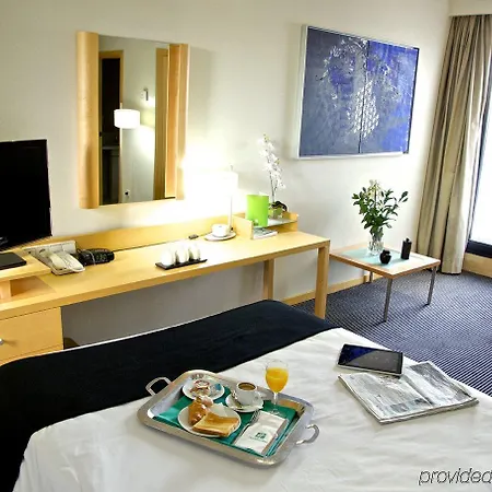 فندق Alameda Plaza 4*