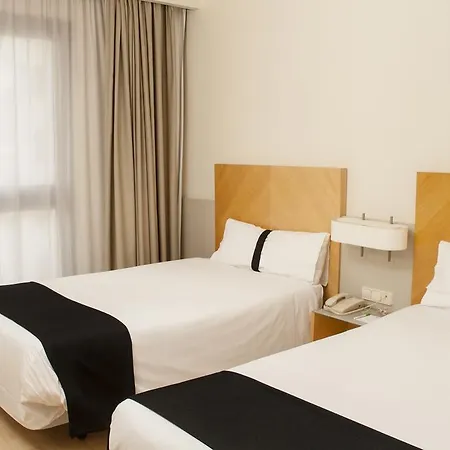 Hotel Alameda Plaza 4*