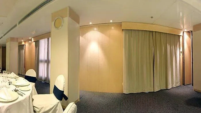 Alameda Plaza 4*